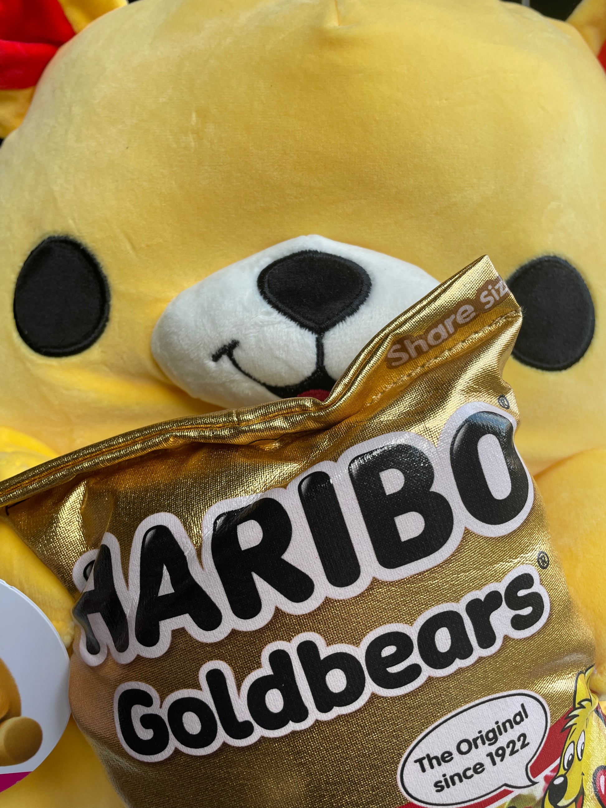 Snackles 35cm Plush Series 1 Yellow Bear with Haribo Goldbears Zuru