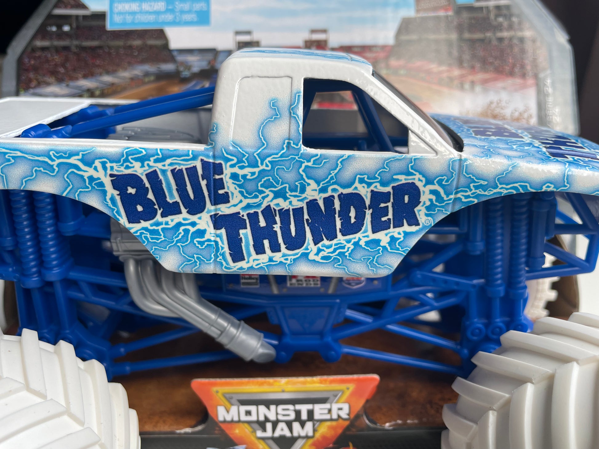 Monster Jam 1:24 Die Cast Blue Thunder - Kawaii Toys